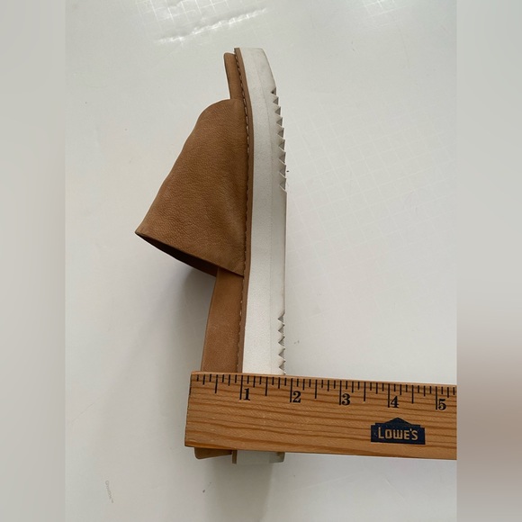 Eileen Fisher women's thong leather platform wedge sandal tan size 6 - Picture 2 of 12